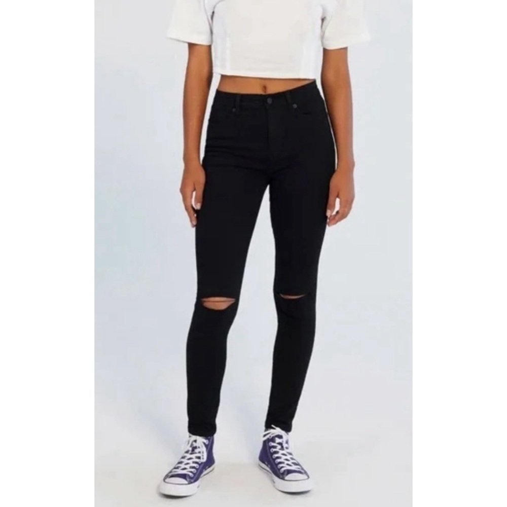 NEW URBAN OUTFITTERS BDG Black Twig High-Rise Distressed Skinny Jeans